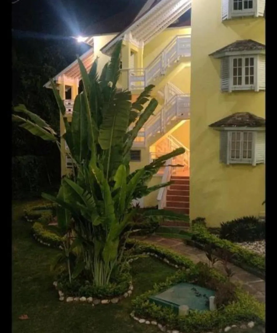 Comfort Zone At The Ridge E17 Ocho Rios Apartment